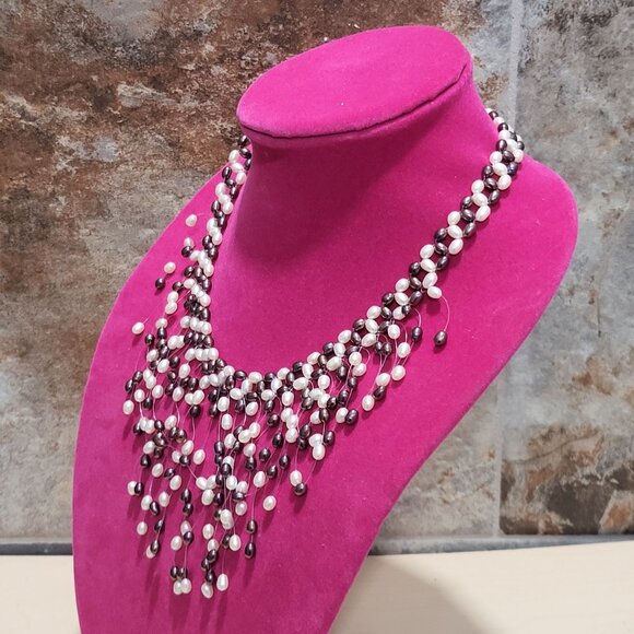 Pearl Cascade Bib Style Necklace White Gray Colors - Picture 5 of 11